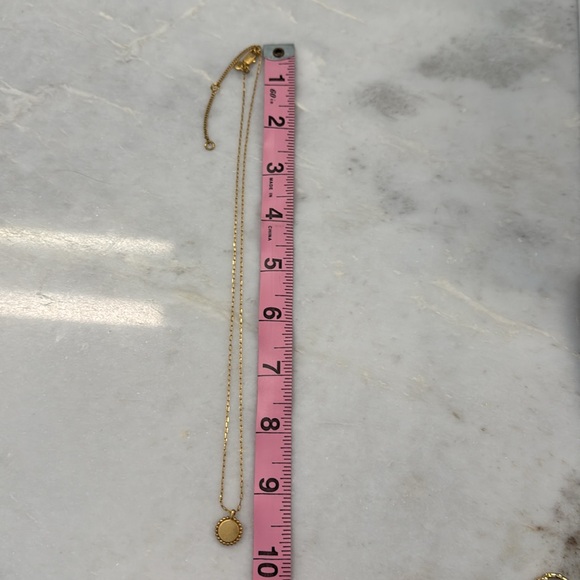 Madewell Gold Pendant Necklace - Picture 2 of 3